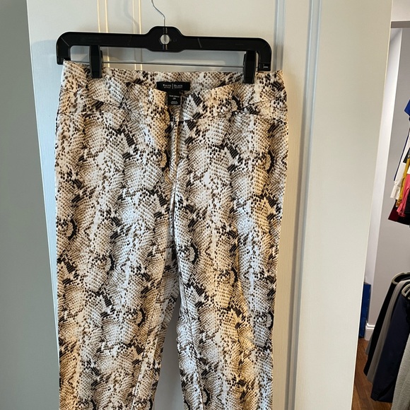 Animal print pants. Front zip with hook and eye closure. 97/3 cotton/ spandex. - Picture 1 of 3